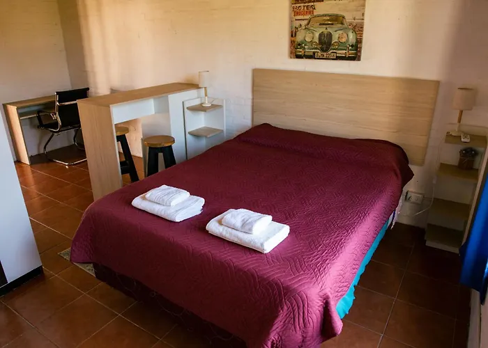 La Quinta Hostel & Suites